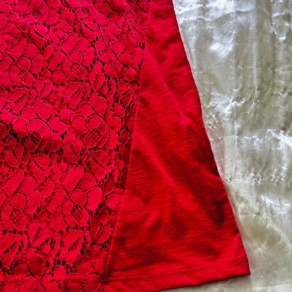 NEW PHOTOS! TOP, LACE FRONT, TANGO RED, SZ 5X, SCOOP NECK, SHAPED FIT, 30 INCHES - Picture 11 of 13
